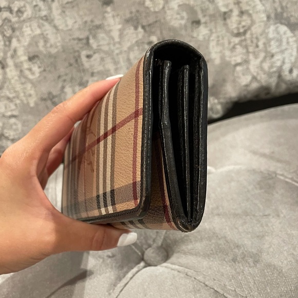 Burberry Check Print Large Wallet Button Closure - Picture 4 of 13